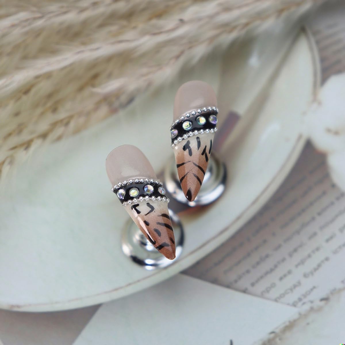 Rdntbeu Handmade Press-On Nails – Medium Stiletto Leopard Print with Rhinestones (Size M)