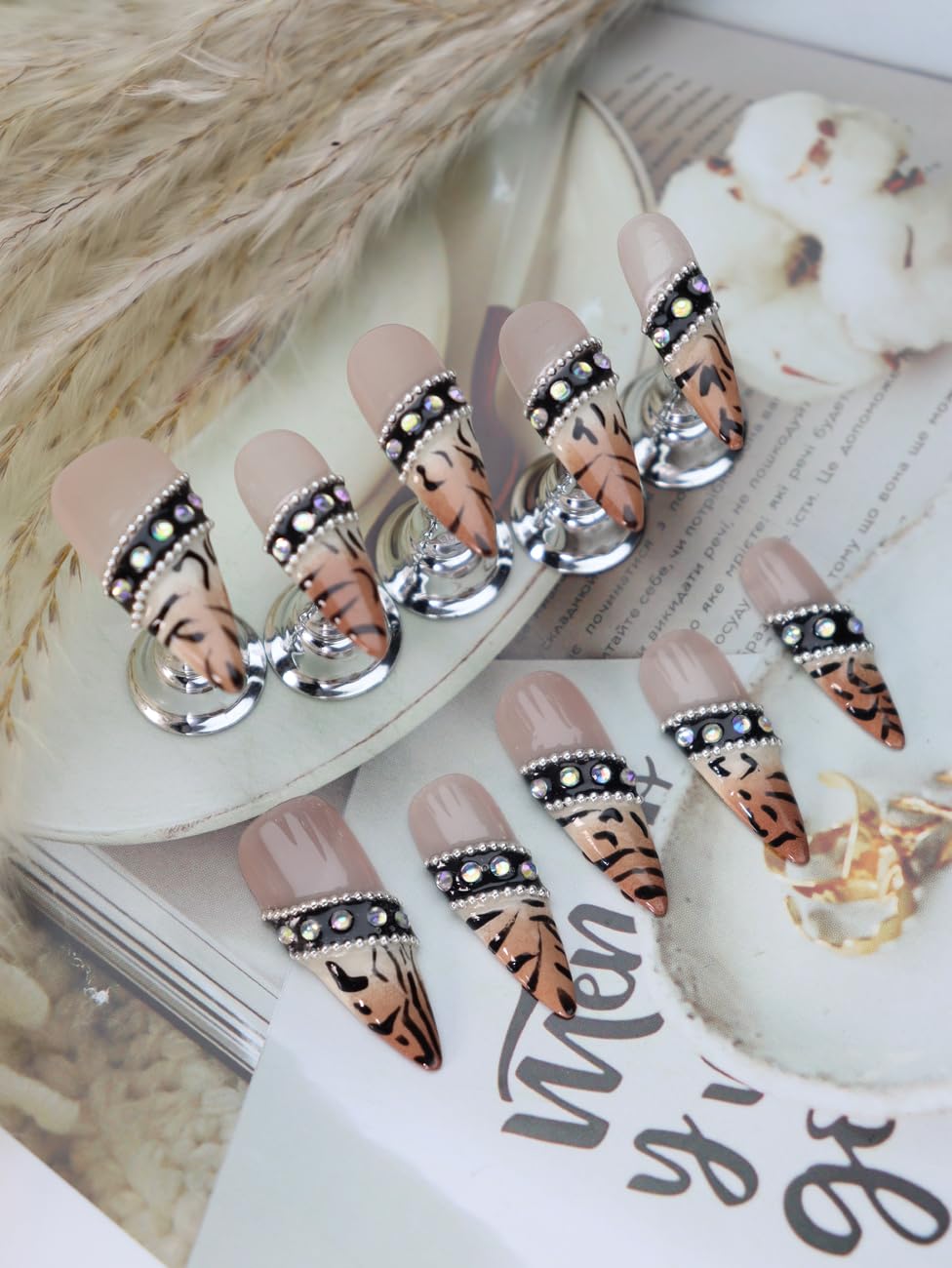 Rdntbeu Handmade Press-On Nails – Medium Stiletto Leopard Print with Rhinestones (Size M)