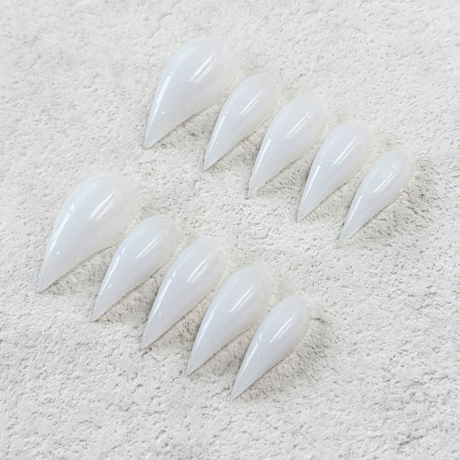 RIICFDD 24 Pcs Halloween Press On Nails – Dragon Claw Gothic Short Curved Stiletto Acrylic Full Cover Nails