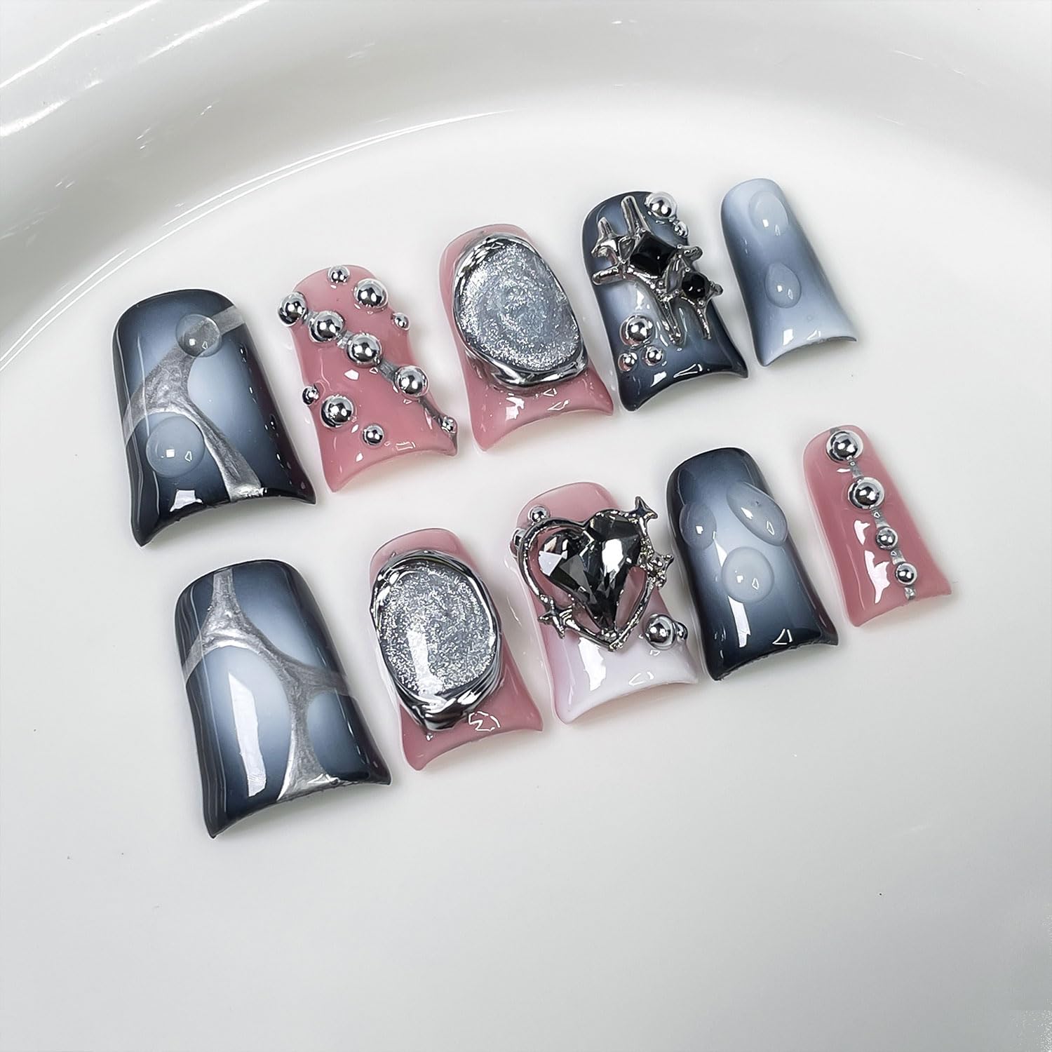 RIICFDD 10 Pcs Duck Press-On Nails – Blue-White Gradient with Rhinestone Hearts, Medium