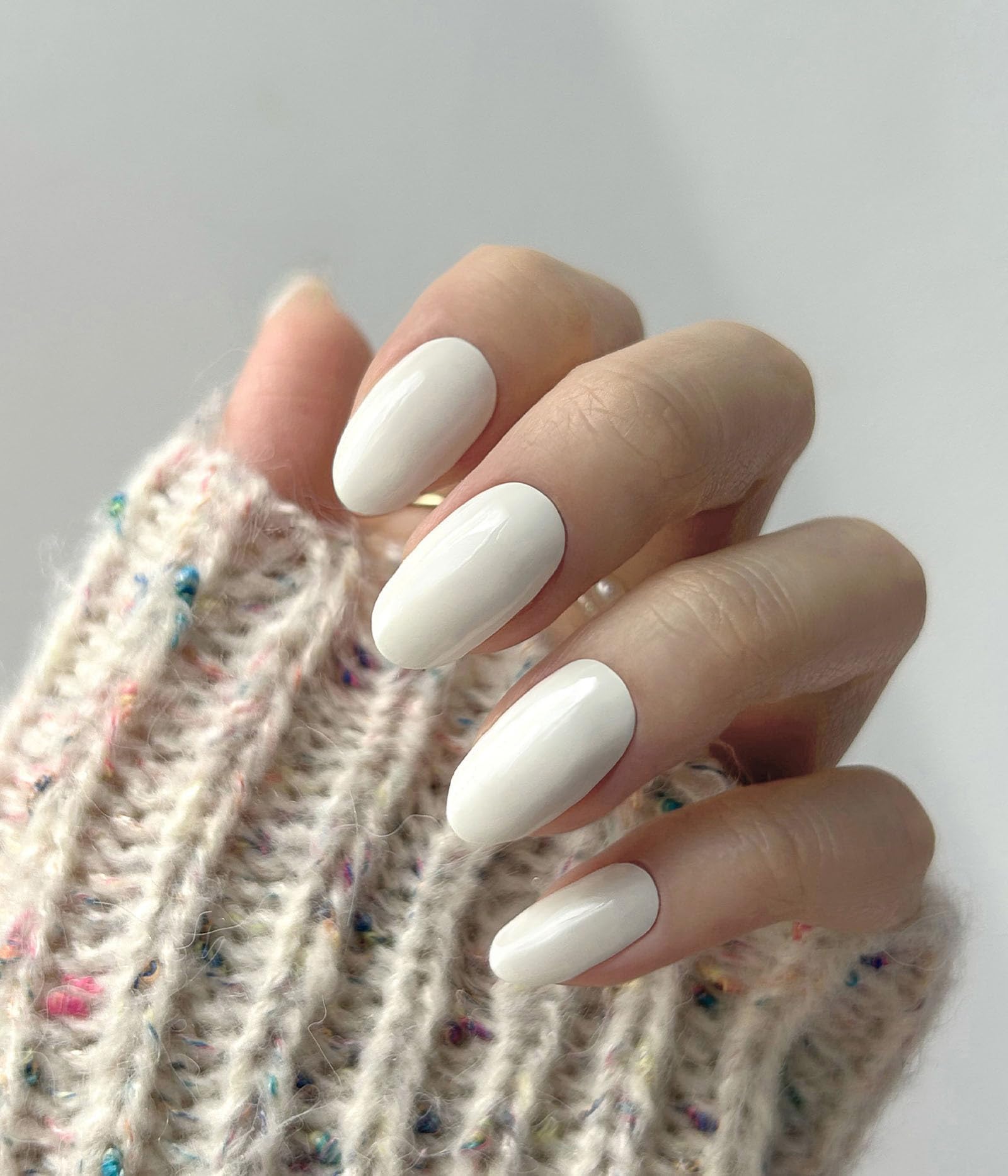 Ruyeefam Nail Polish Strips – No UV Lamp Needed, 22 Pcs Salon Gel Nail Stickers (Moonlight White)