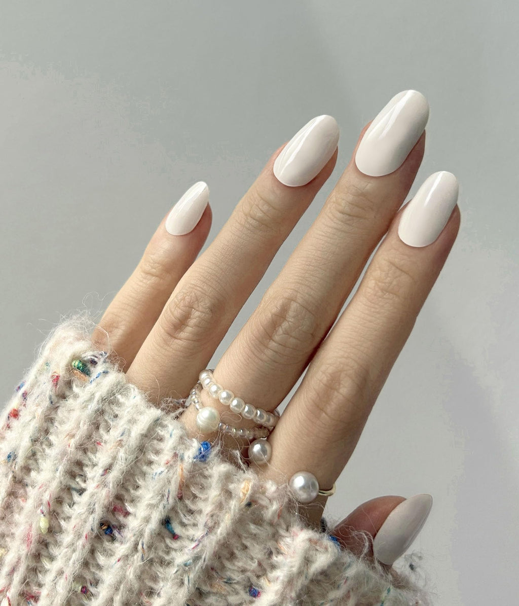 Ruyeefam Nail Polish Strips – No UV Lamp Needed, 22 Pcs Salon Gel Nail Stickers (Moonlight White)
