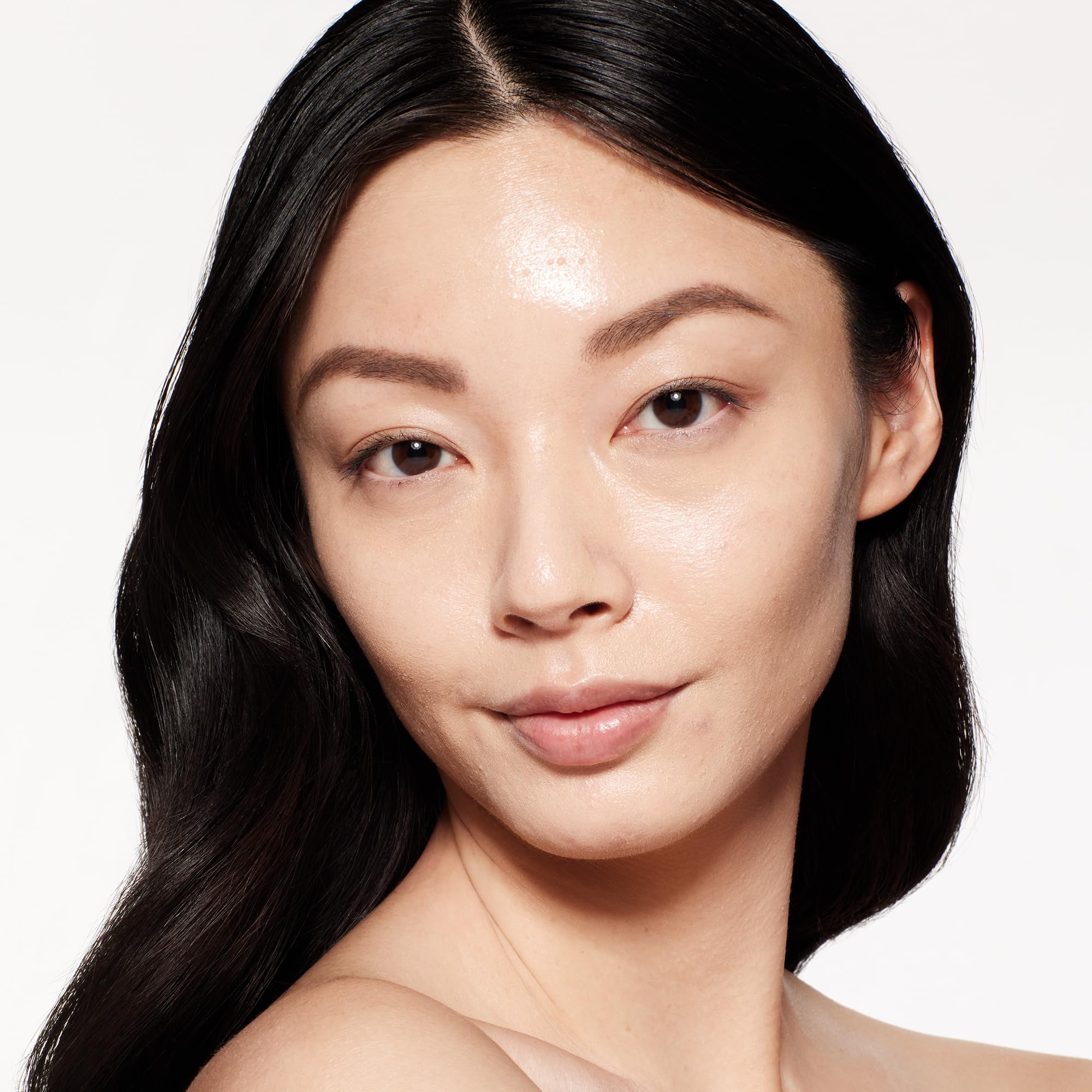 Shiseido RevitalEssence Skin Glow Foundation SPF 30, 210 Birch – Buildable Medium Coverage & 24-Hour Hydration