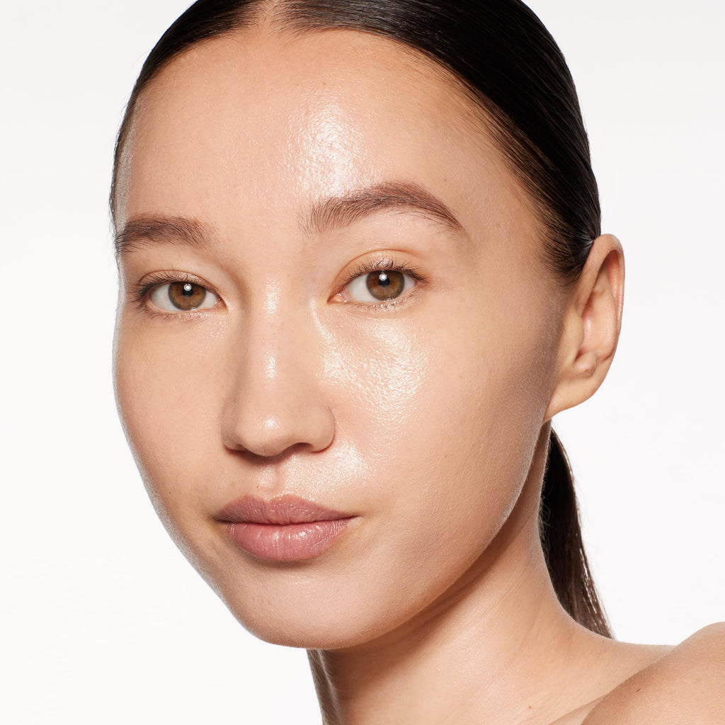 Shiseido RevitalEssence Skin Glow Foundation SPF 30 (310 Silk) – Buildable Medium Coverage, 24-Hour Hydration, 12-Hour Wear