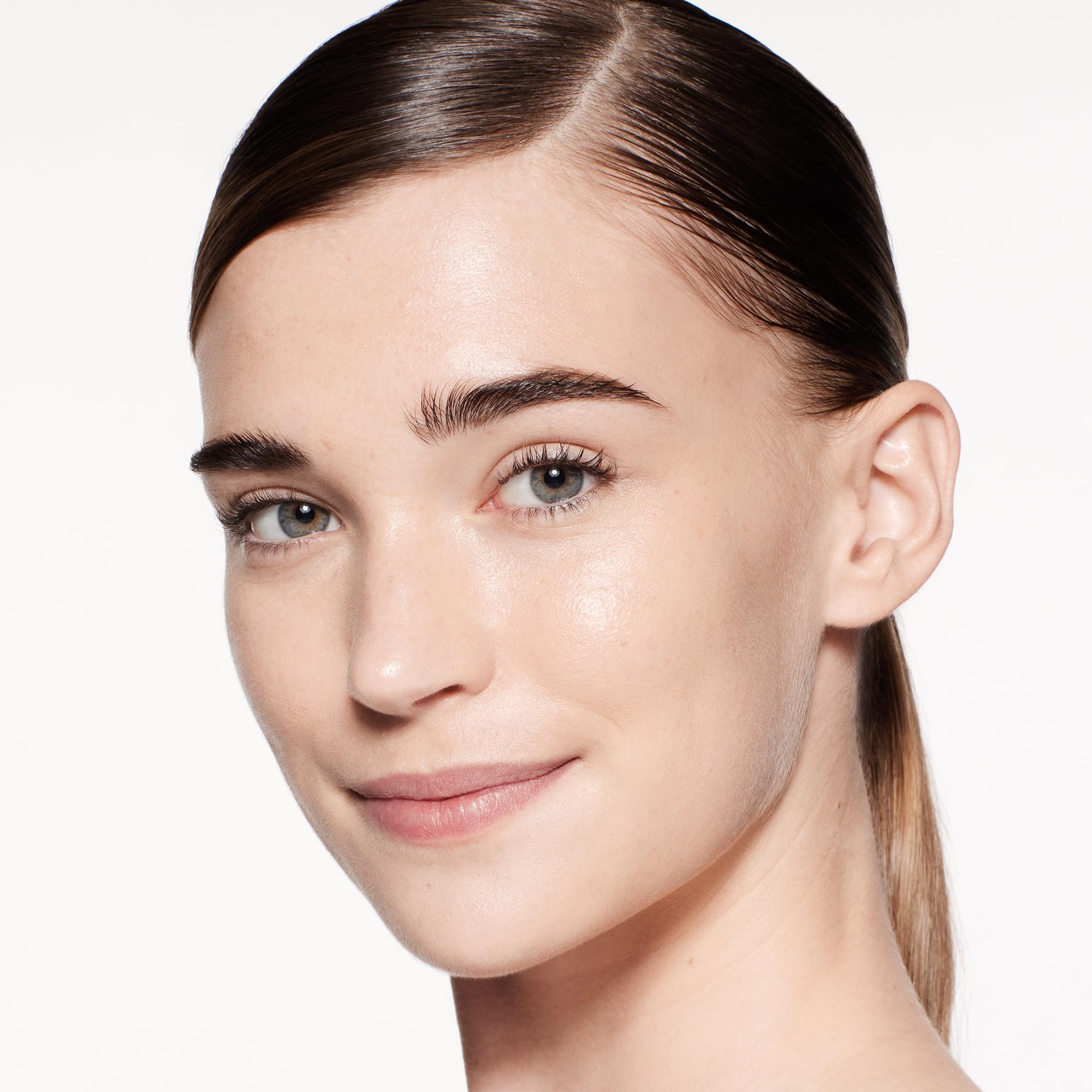 Shiseido RevitalEssence Skin Glow Foundation SPF 30 (130 Opal) – Buildable Medium Coverage