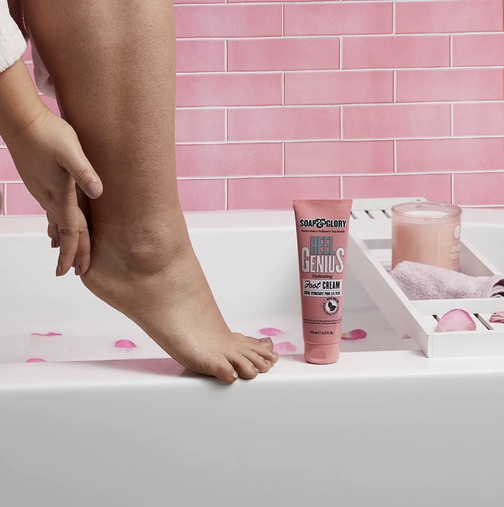 Soap & Glory Wait on Hand and Foot Gift Set – Hydrating Hand & Foot Cream Duo
