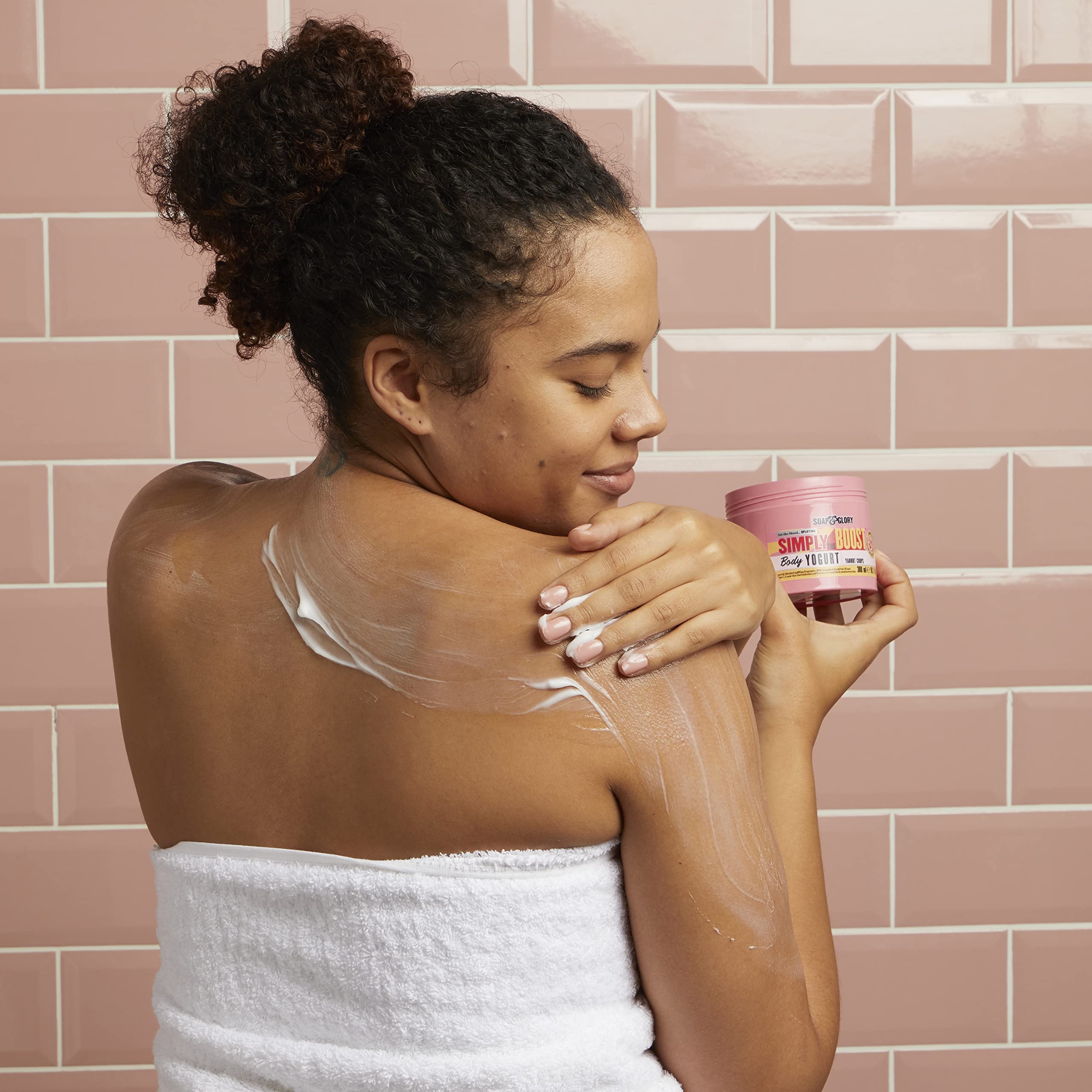 Soap & Glory Simply The Boost Body Yogurt – Lightweight Nourishing Moisturizer (Grapefruit, Bergamot & Rhubarb) 300ml