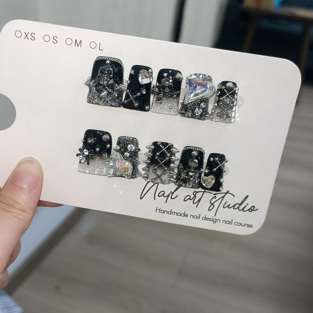 TENPAL Gothic Duck Nails – 10Pcs Clip-On Press-On with Punk Studs & Crystal Skull (Glossy Black Duckbill)