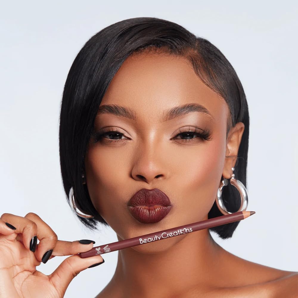 12-Color Wooden Lip Liner Set — High Pigment, Long-Wearing, Smudge-Resistant
